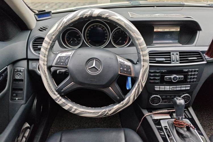 Used Mercedes-Benz C-Class 2013 C 180 Classic Grand Edition Steering Wheel