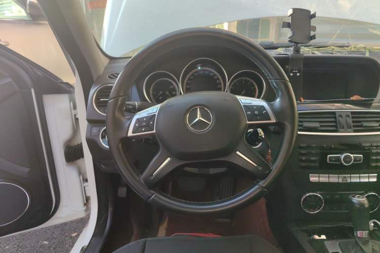 Used Mercedes-Benz C-Class 2013 C 180 Classic Grand Edition Steering Wheel
