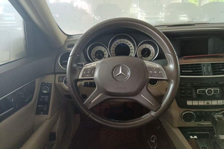 Used Mercedes-Benz C-Class 2013 C 260 CGI Elegant Model Steering Wheel