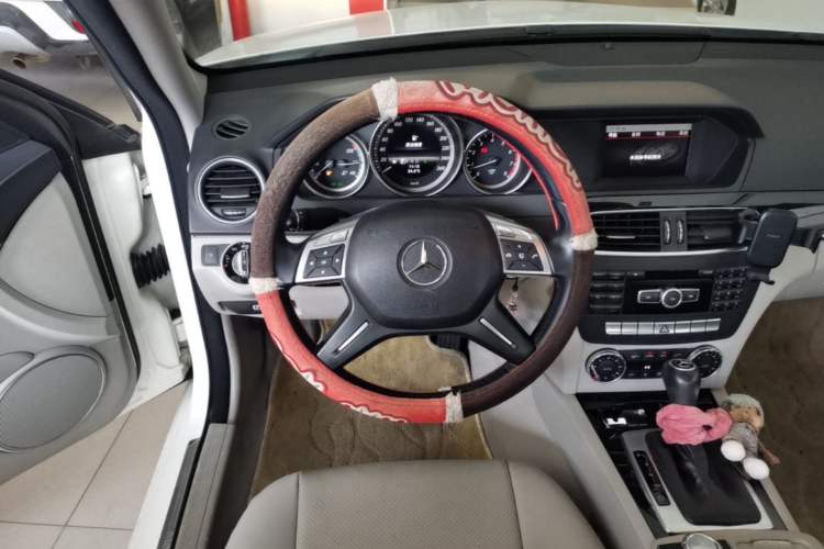 Used Mercedes-Benz C-Class 2013 C 180 Classic Grand Edition Steering Wheel