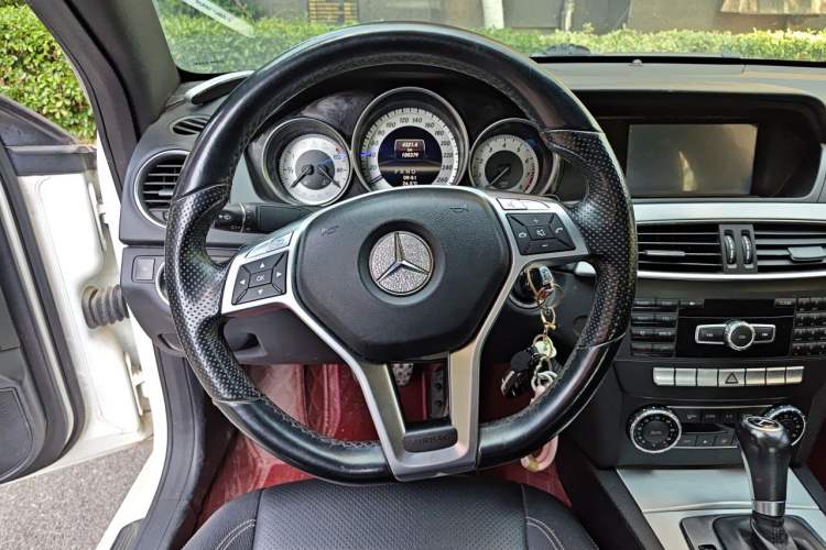 Used Mercedes-Benz C-Class 2013 C 180 Coupe Steering Wheel