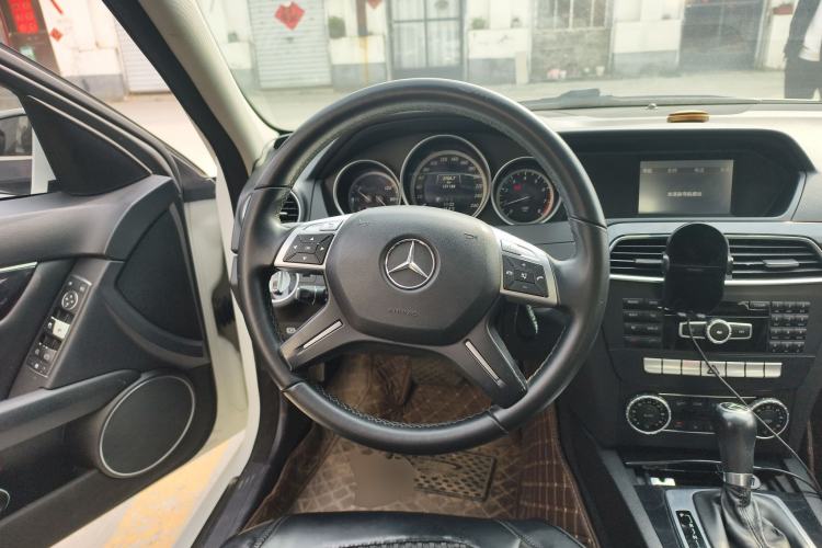 Used Mercedes-Benz C-Class 2013 C 180 Classic Grand Edition Steering Wheel