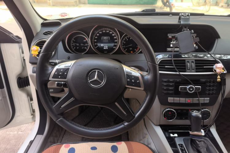 Used Mercedes-Benz C-Class 2013 C 180 CGI Classic Steering Wheel