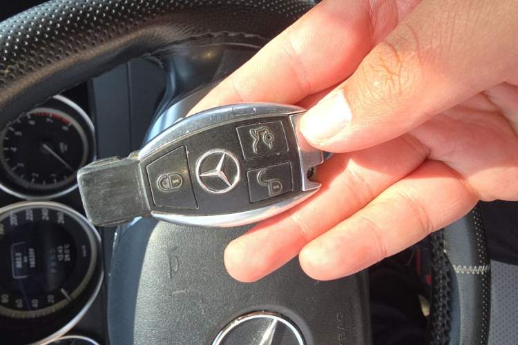 Used Mercedes-Benz C-Class 2013 C 180 Classic Grand Edition Vehicle Key