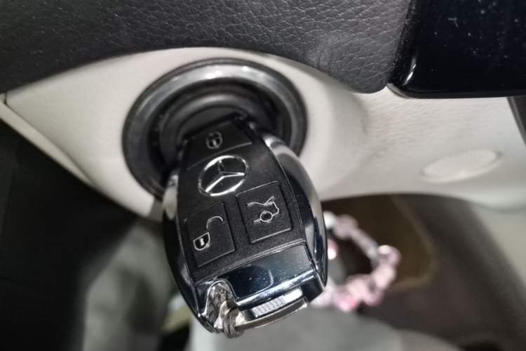Used Mercedes-Benz C-Class 2013 C 180 Classic Grand Edition Vehicle Key