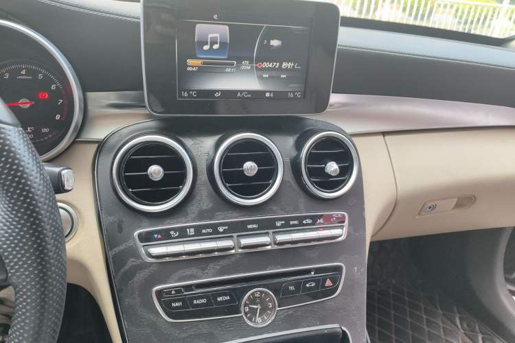 Used Mercedes-Benz C-Class 2015 Restyled C 180 L Sport Edition Audio And AC Panel