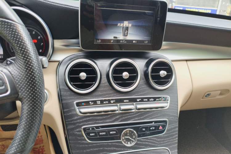 Used Mercedes-Benz C-Class 2015 Revised C 200 L Sport Edition Audio And AC Panel