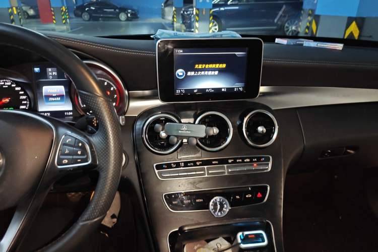 Used Mercedes-Benz C-Class 2015 Revised C 200 L Sport Edition Audio And AC Panel