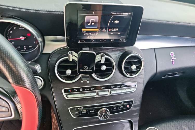 Used Mercedes-Benz C-Class 2015 Revised C 200 L Sport Edition Audio And AC Panel