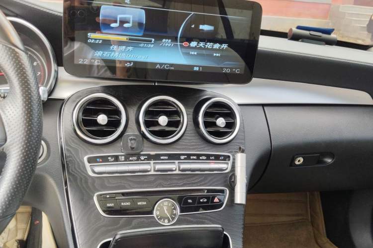 Used Mercedes-Benz C-Class 2015 C 200 L Sport Edition Audio And AC Panel