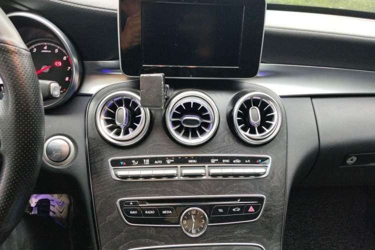 Used Mercedes-Benz C-Class 2015 C 200 L Sport Edition Audio And AC Panel