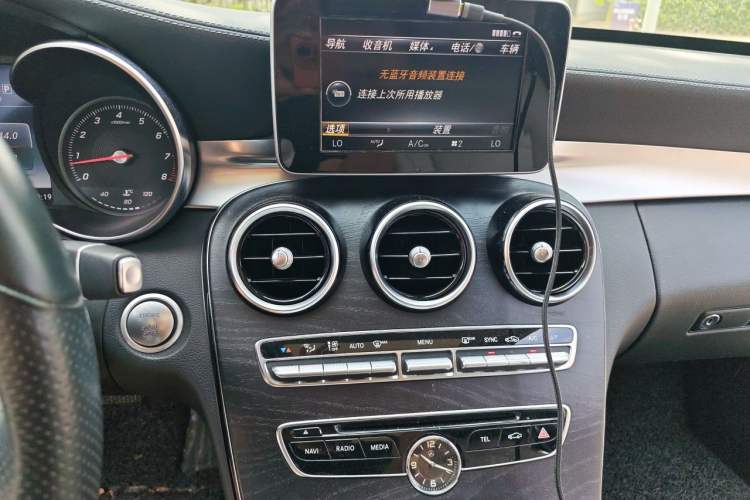 Used Mercedes-Benz C-Class 2015 C 200 L Sport Edition Audio And AC Panel