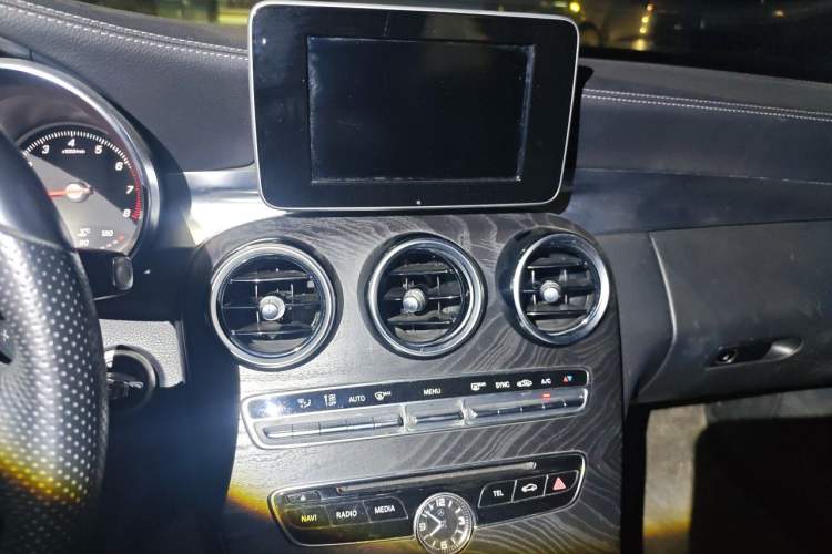 Used Mercedes-Benz C-Class 2015 Revised C 200 L Sport Edition Audio And AC Panel
