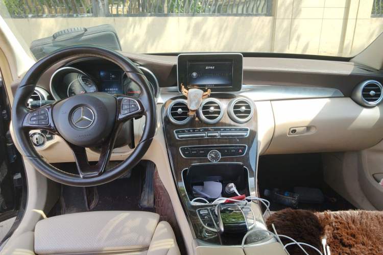 Used Mercedes-Benz C-Class 2015 C 180 L Center Console