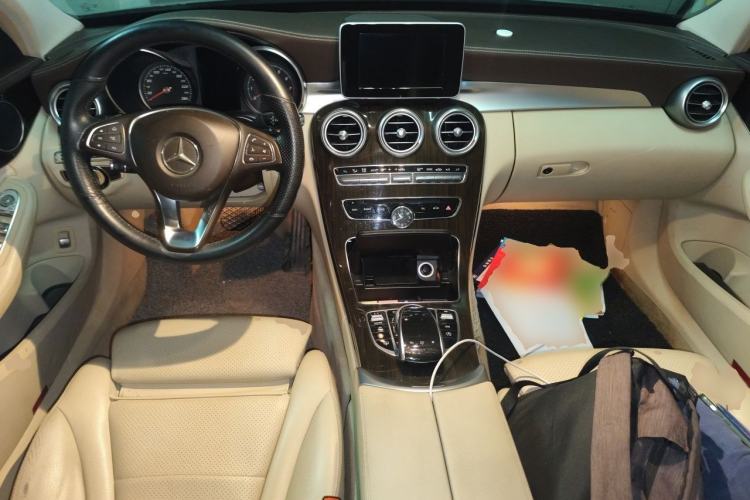 Used Mercedes-Benz C-Class 2015 C 200 L Center Console