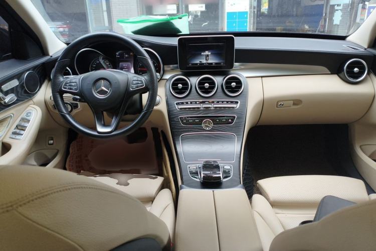 Used Mercedes-Benz C-Class 2015 Revised C 200 L Sport Edition Center Console