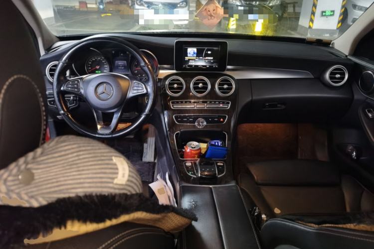 Used Mercedes-Benz C-Class 2015 Facelift C 180 L Center Console