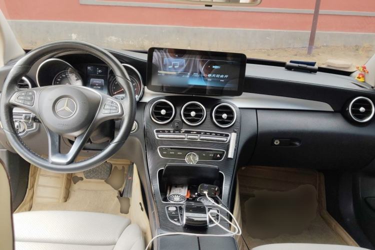 Used Mercedes-Benz C-Class 2015 C 200 L Sport Edition Center Console
