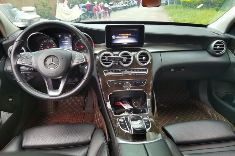 Used Mercedes-Benz C-Class 2015 C 200 L Center Console