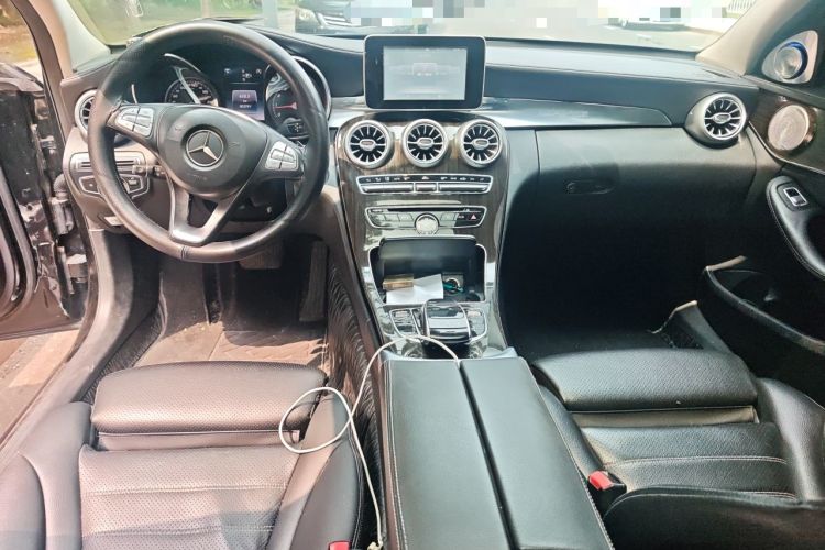 Used Mercedes-Benz C-Class 2015 Facelift C 180 L Center Console