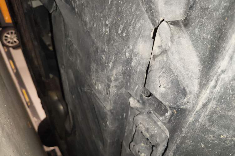 Used Mercedes-Benz C-Class 2015 Facelift C 200 L Chassis Front Left