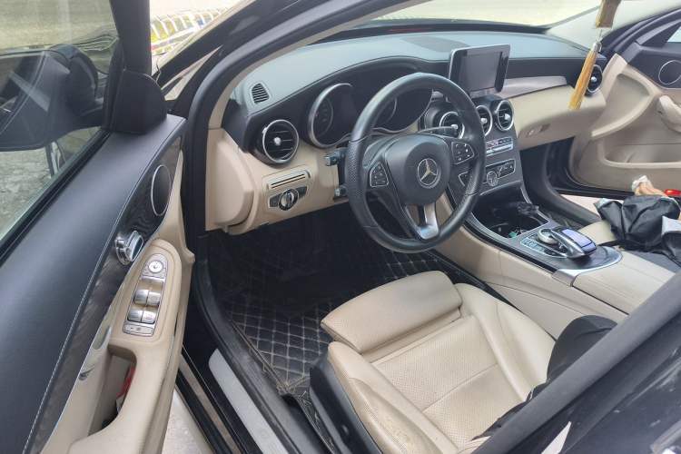 Used Mercedes-Benz C-Class 2015 Restyled C 180 L Sport Edition Driver Seat