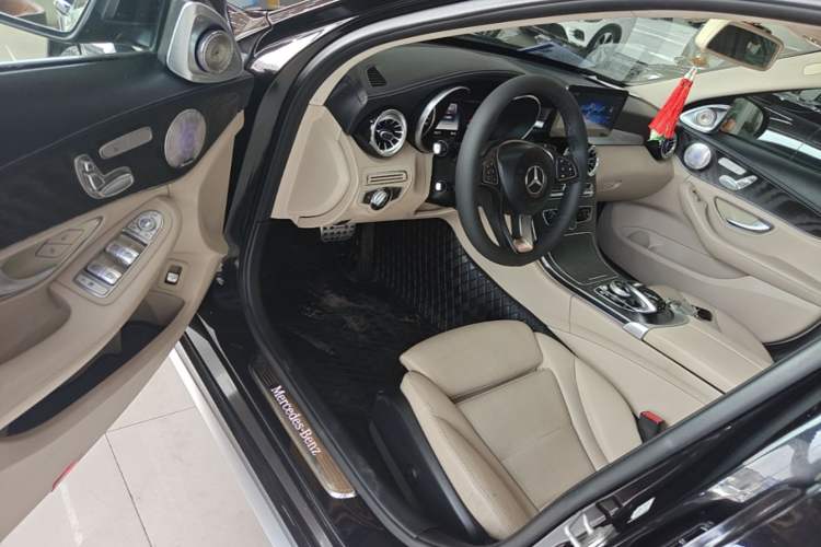 Used Mercedes-Benz C-Class 2015 Revised C 200 L Sport Edition Driver Seat