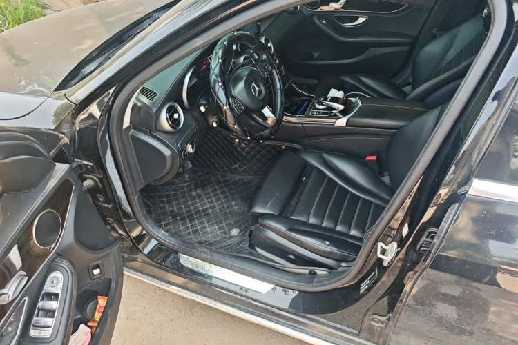 Used Mercedes-Benz C-Class 2015 Facelift C 180 L Driver Seat