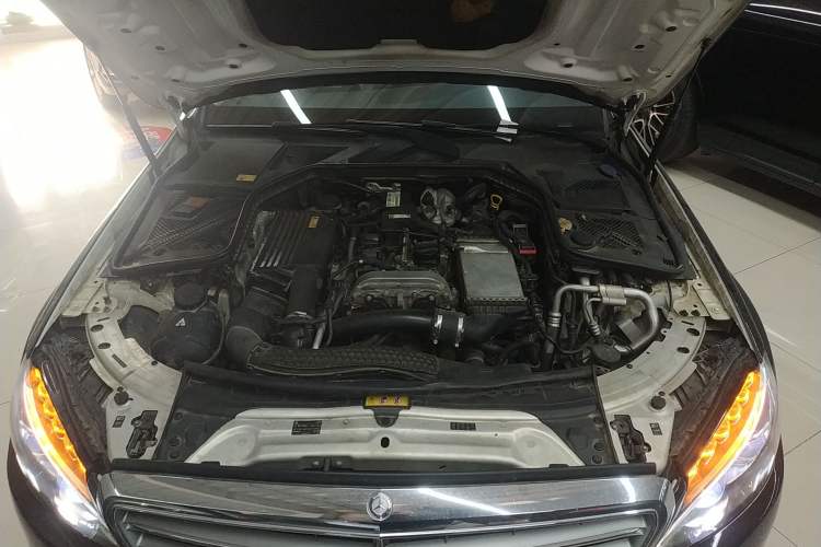 Used Mercedes-Benz C-Class 2015 C 260 L Engine Bay