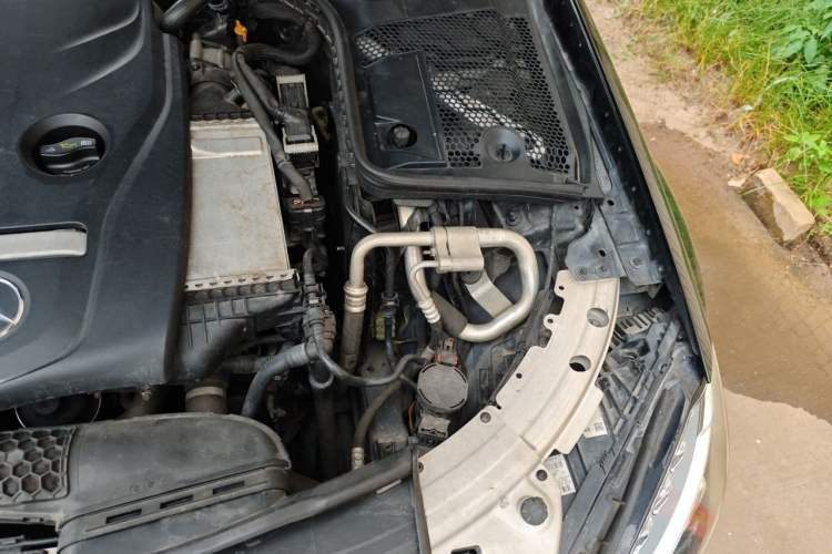 Used Mercedes-Benz C-Class 2015 Facelift C 200 L Engine Bay Left