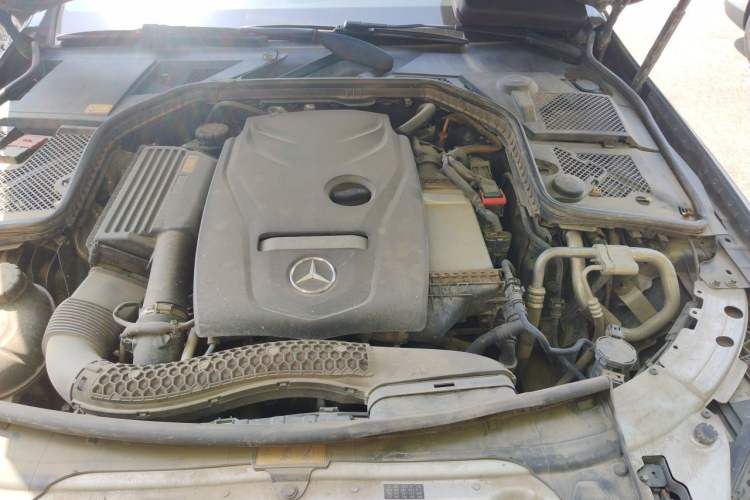 Used Mercedes-Benz C-Class 2015 C 180 L Engine Bay Left