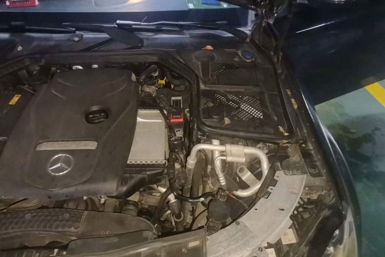 Used Mercedes-Benz C-Class 2015 C 200 L Sport Edition Engine Bay Left