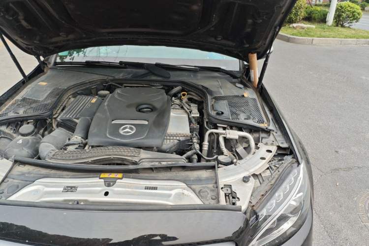 Used Mercedes-Benz C-Class 2015 C 200 L Sport Edition Engine Bay Left