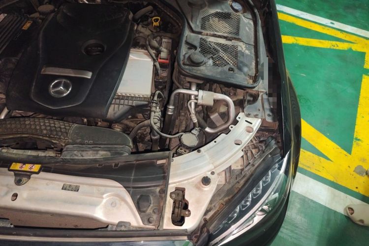 Used Mercedes-Benz C-Class 2015 C 200 L Engine Bay Left