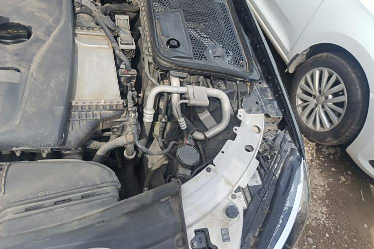 Used Mercedes-Benz C-Class 2015 C 200 L 4MATIC Sport Edition Engine Bay Left