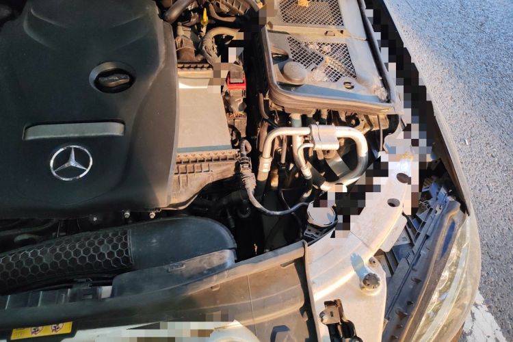 Used Mercedes-Benz C-Class 2015 C 200 L Engine Bay Left