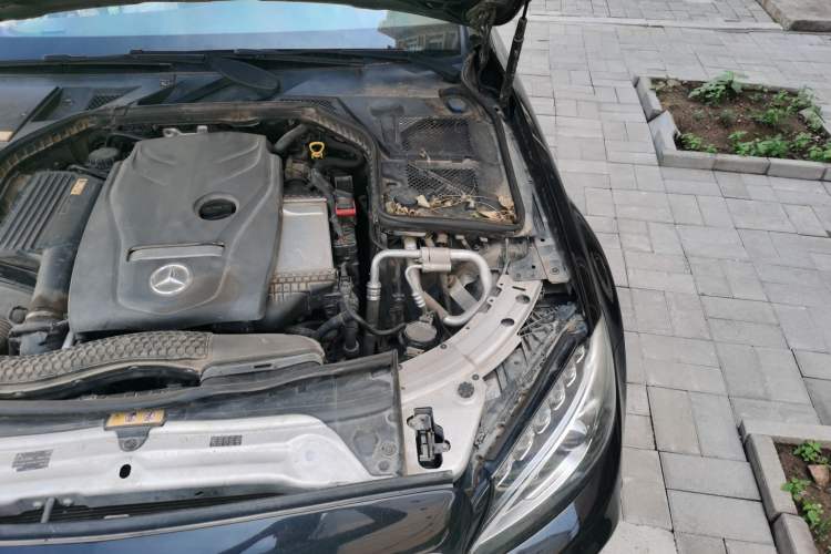 Used Mercedes-Benz C-Class 2015 C 200 L Sport Edition Engine Bay Left