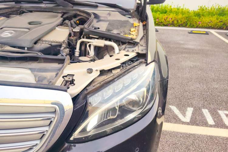 Used Mercedes-Benz C-Class 2015 Facelift C 200 L Engine Bay Left