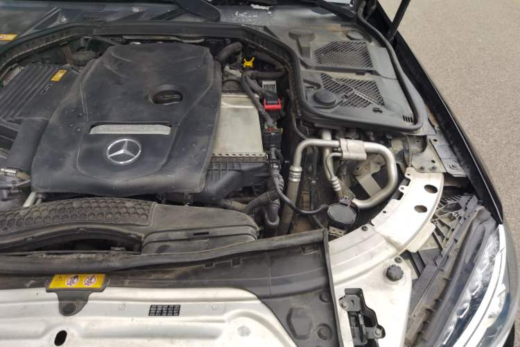 Used Mercedes-Benz C-Class 2015 C 200 L Engine Bay Left