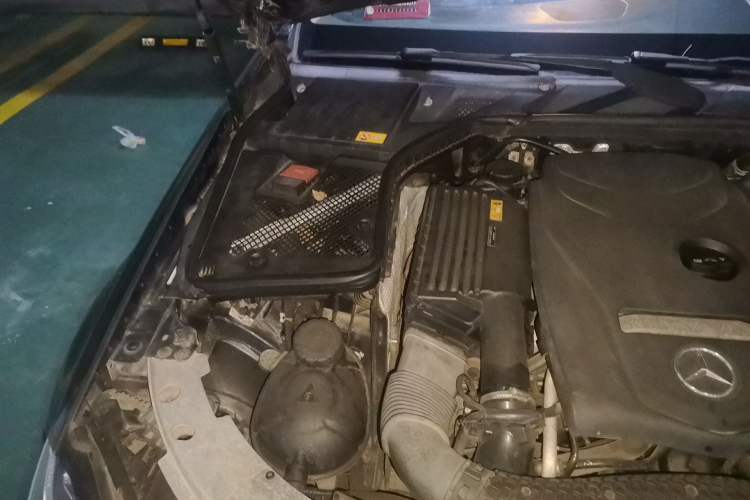 Used Mercedes-Benz C-Class 2015 C 200 L Sport Edition Engine Bay Right