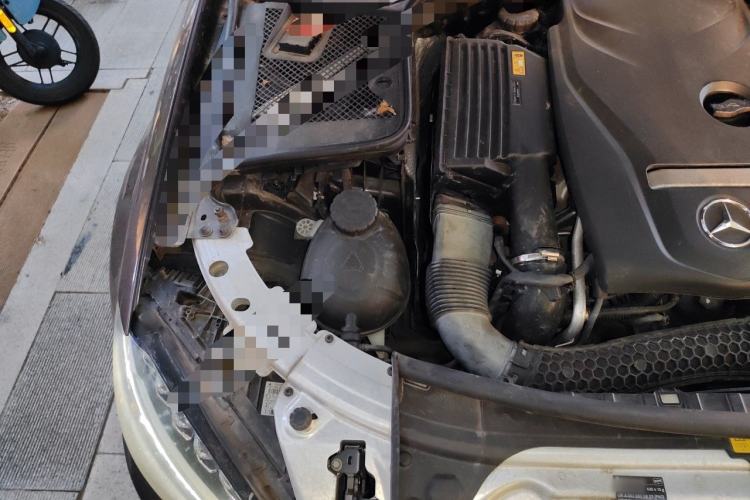 Used Mercedes-Benz C-Class 2015 C 200 L Engine Bay Right