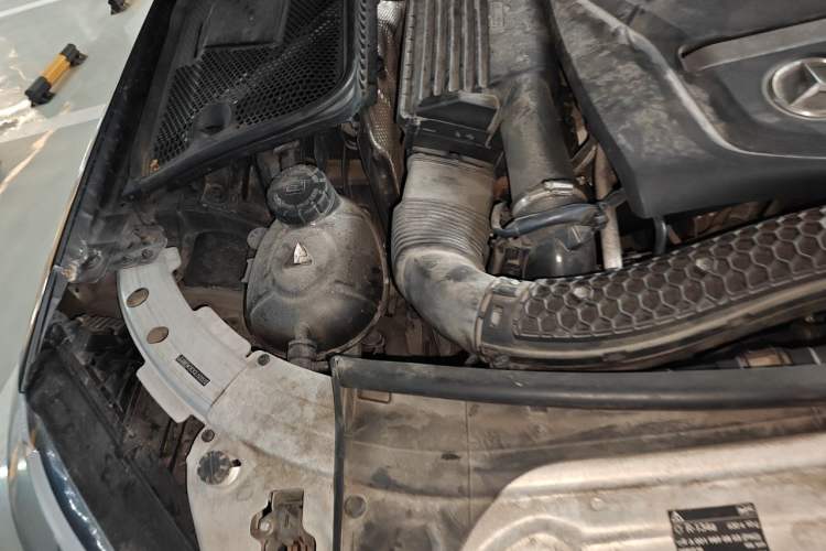 Used Mercedes-Benz C-Class 2015 Revised C 200 L Sport Edition Engine Bay Right