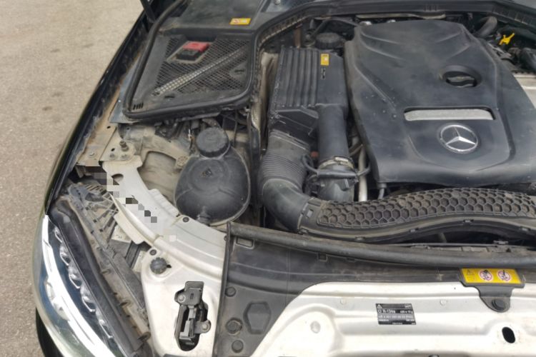 Used Mercedes-Benz C-Class 2015 C 200 L Engine Bay Right