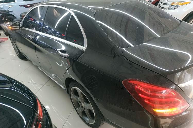 Used Mercedes-Benz C-Class 2015 C 260 L Exterior 3