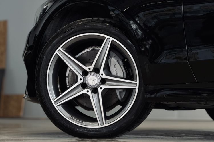 Used Mercedes-Benz C-Class 2015 C 200 station wagon Exterior 5