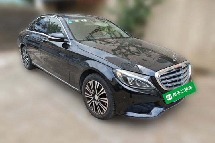 Used Mercedes-Benz C-Class 2015 Facelift C 200 L Front Right 45 Deg