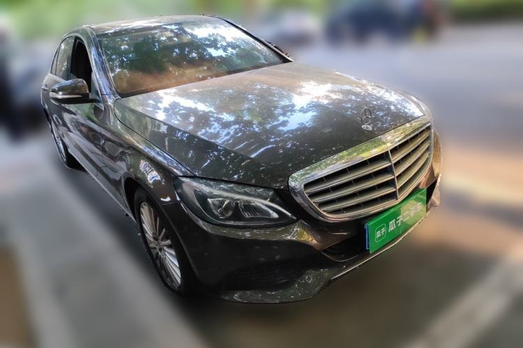 Used Mercedes-Benz C-Class 2015 C 200 L Front Right 45 Deg