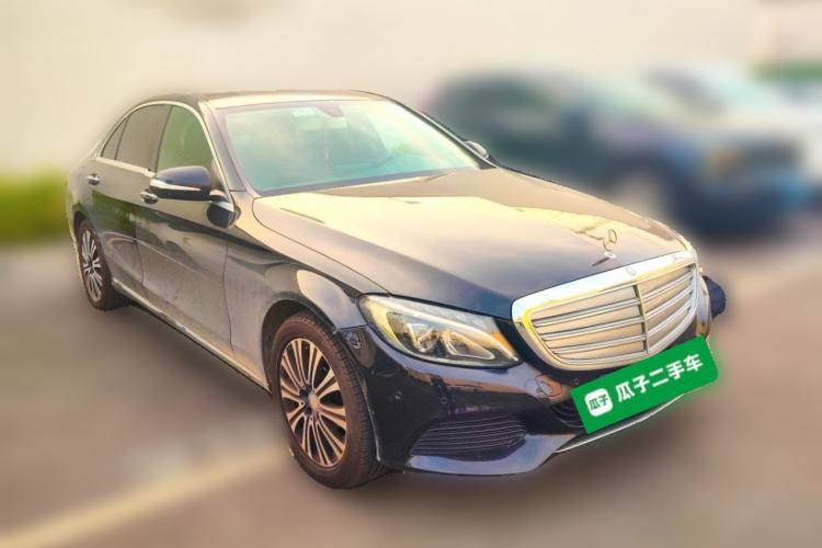 Used Mercedes-Benz C-Class 2015 Facelift C 200 L Front Right 45 Deg