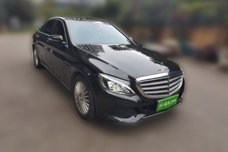 Used Mercedes-Benz C-Class 2015 C 200 L Front Right 45 Deg