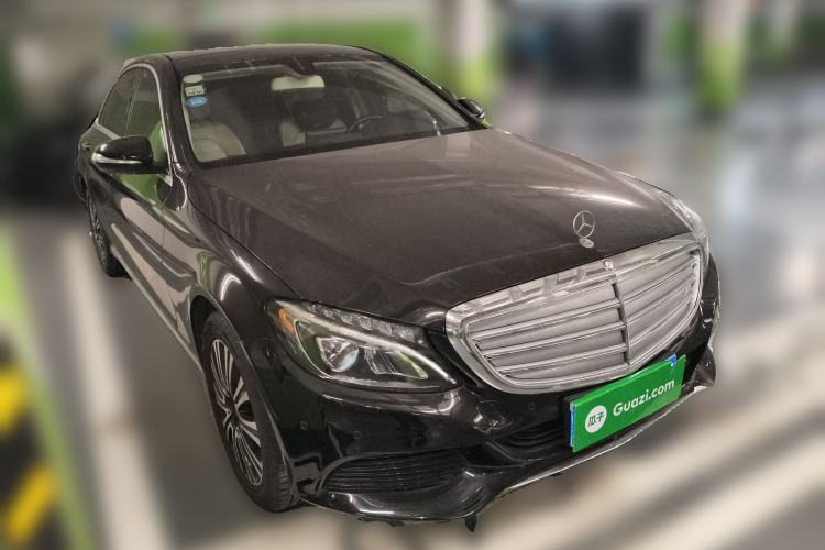 Used Mercedes-Benz C-Class 2015 Facelift C 200 L Front Right 45 Deg
